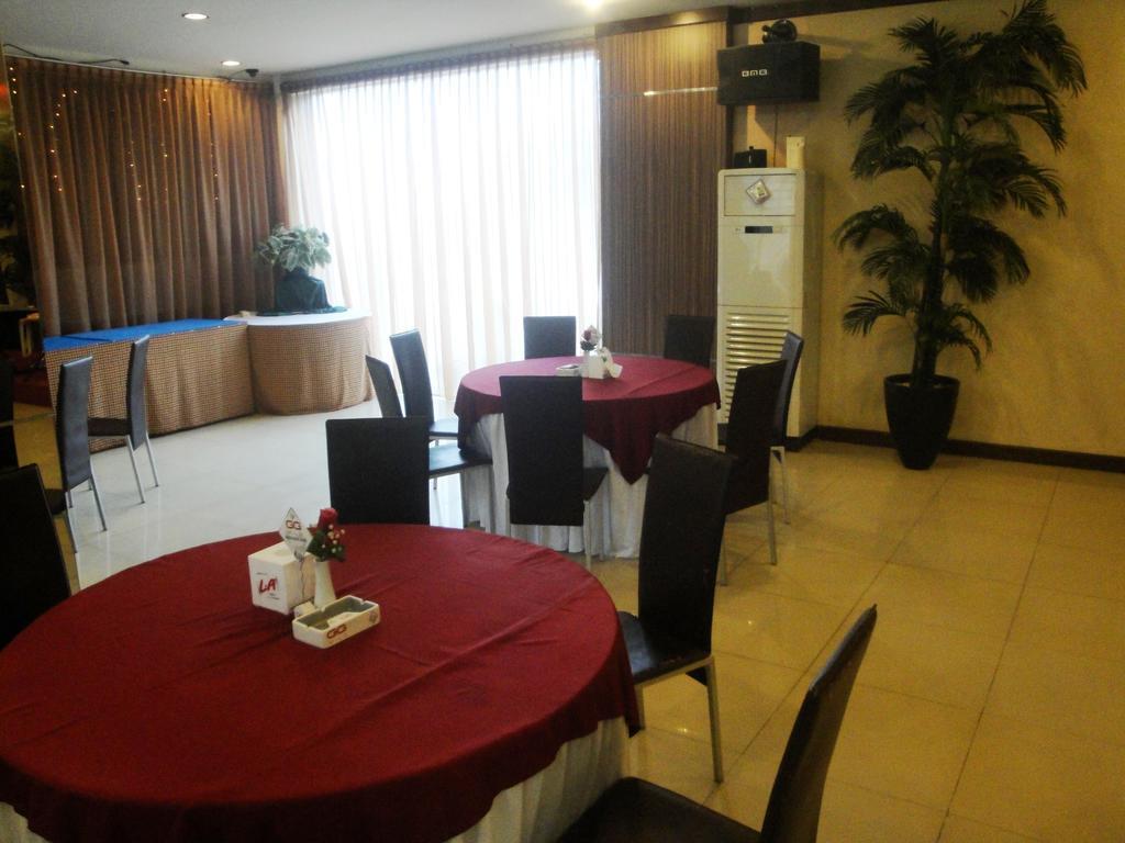 Imperial Hotel Kendari Dış mekan fotoğraf