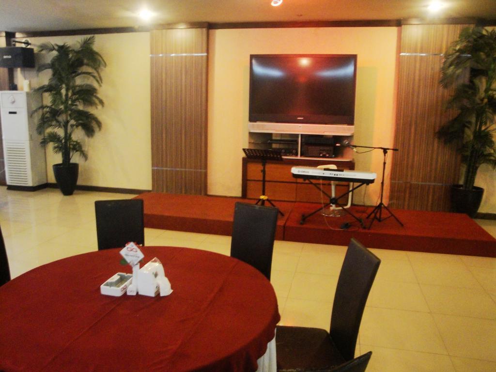 Imperial Hotel Kendari Dış mekan fotoğraf