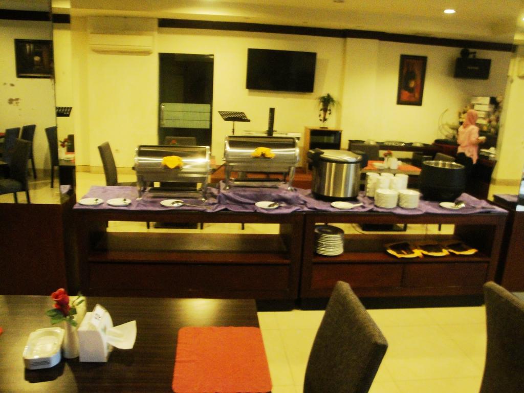 Imperial Hotel Kendari Dış mekan fotoğraf