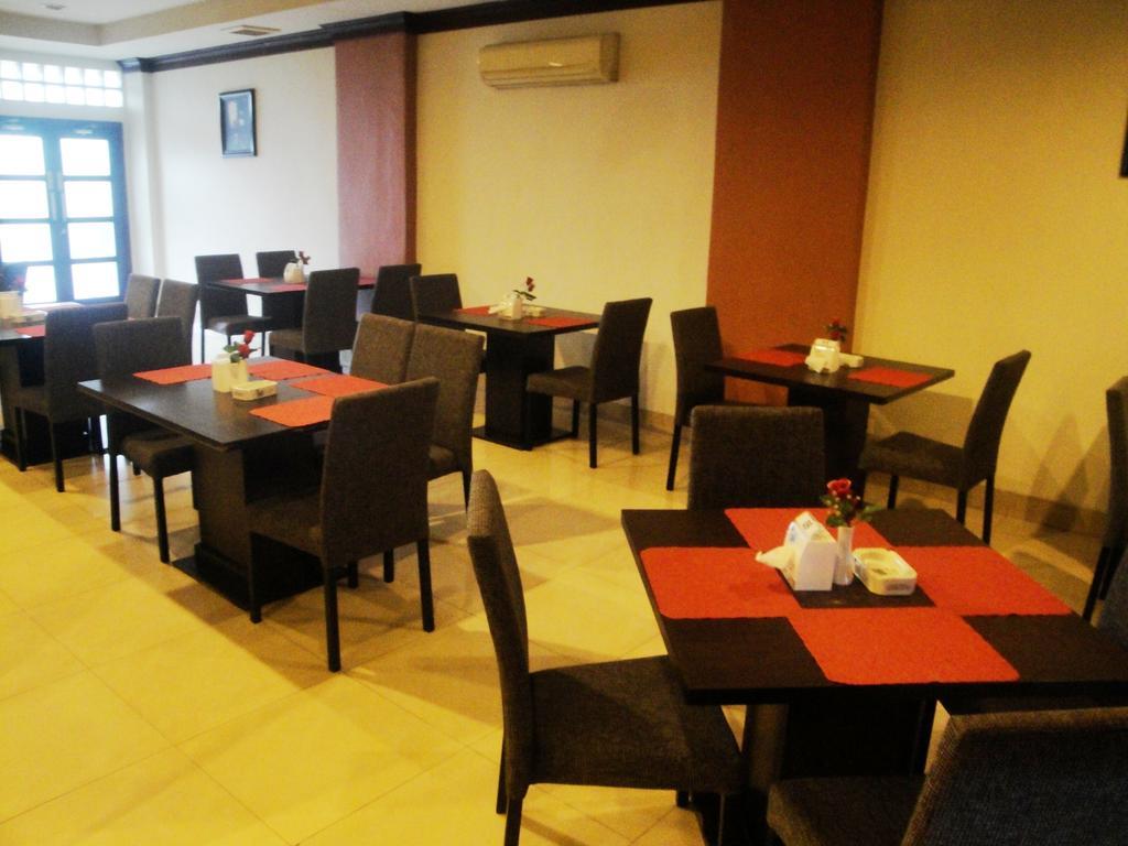Imperial Hotel Kendari Dış mekan fotoğraf