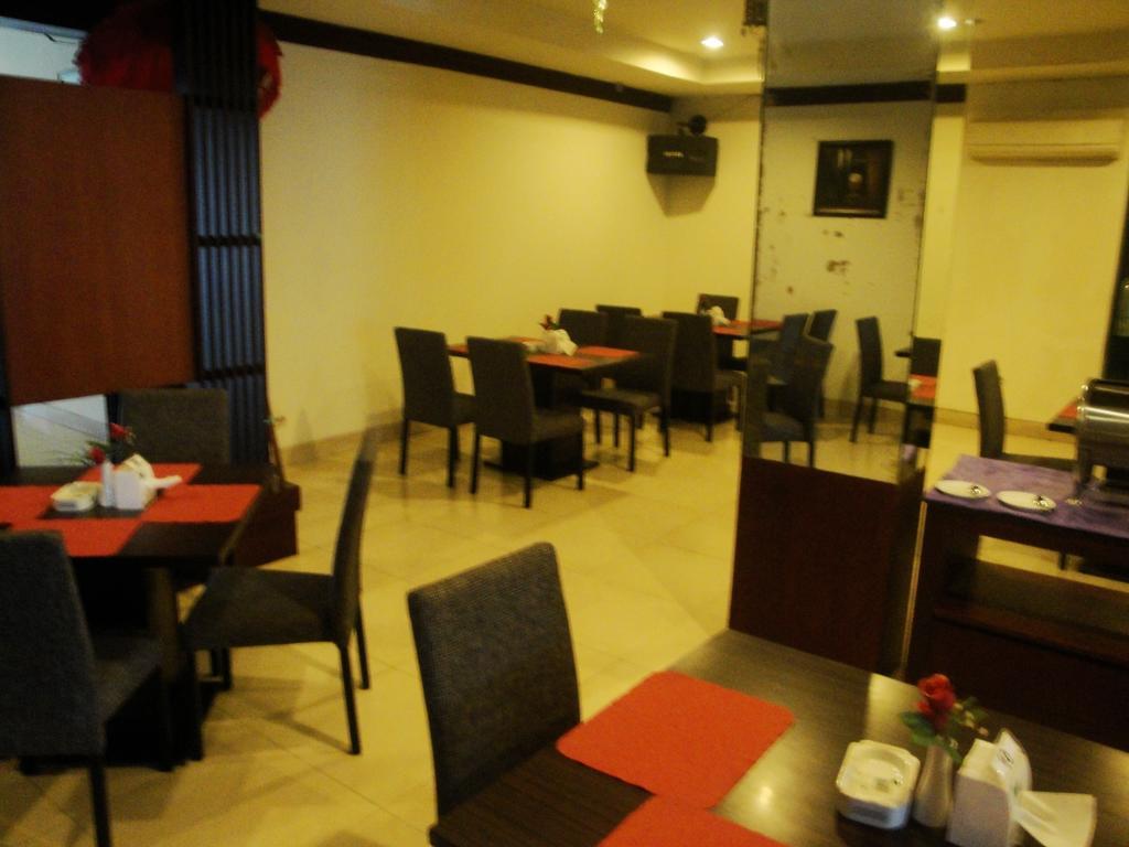 Imperial Hotel Kendari Dış mekan fotoğraf