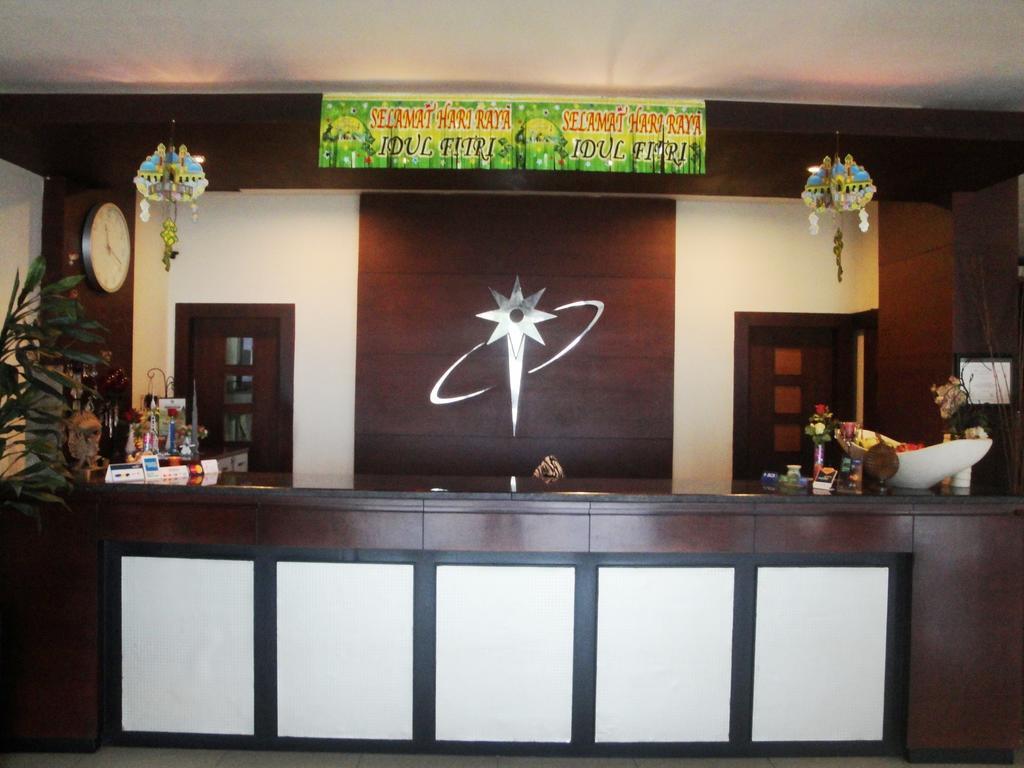Imperial Hotel Kendari Dış mekan fotoğraf