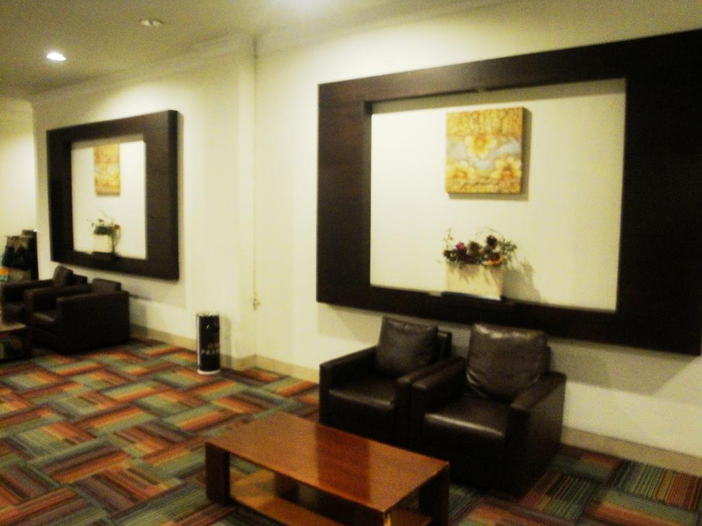 Imperial Hotel Kendari Dış mekan fotoğraf