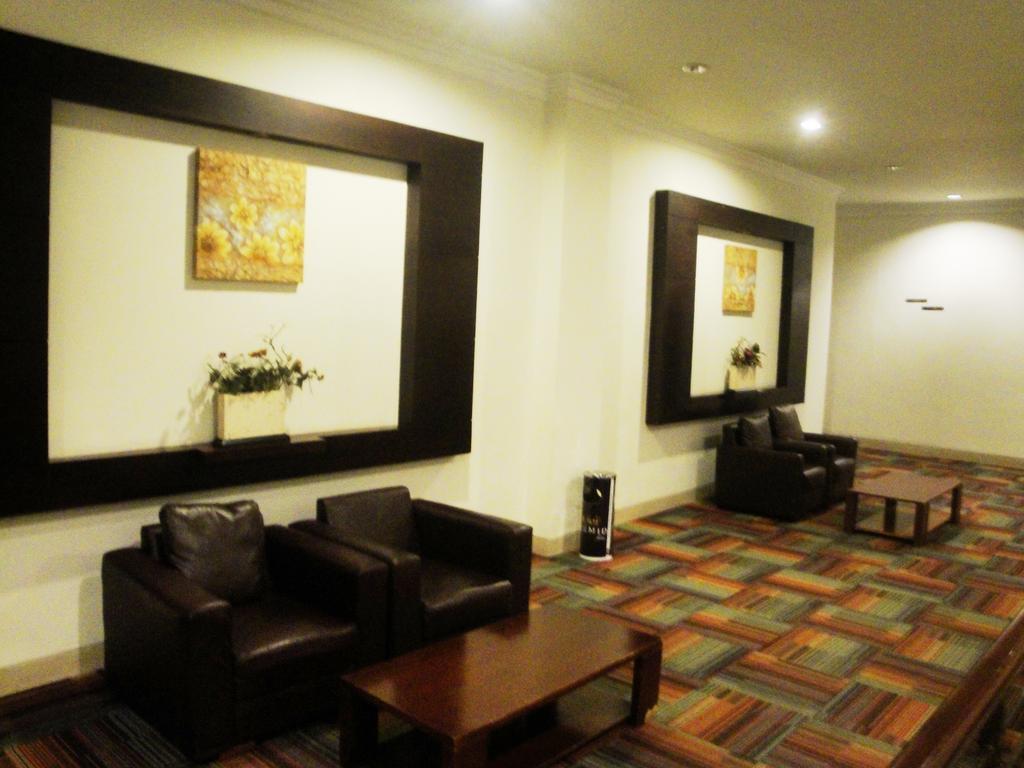 Imperial Hotel Kendari Dış mekan fotoğraf