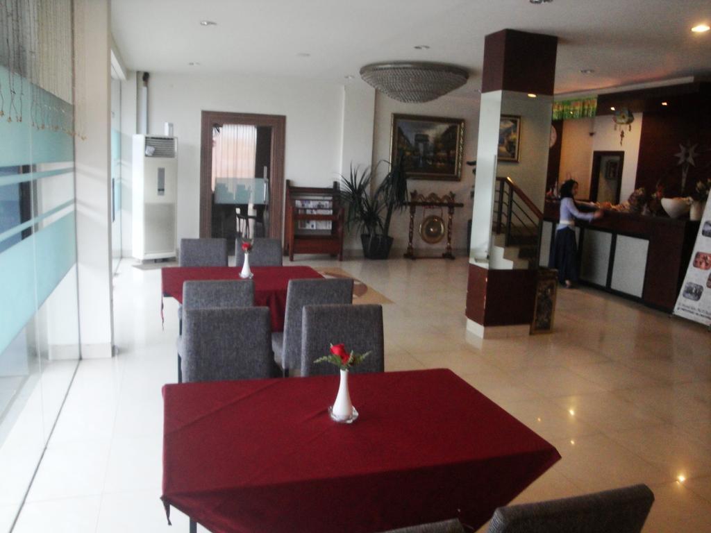 Imperial Hotel Kendari Dış mekan fotoğraf