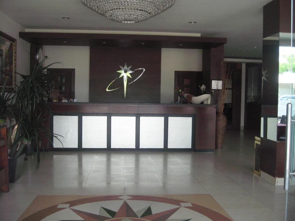 Imperial Hotel Kendari Dış mekan fotoğraf